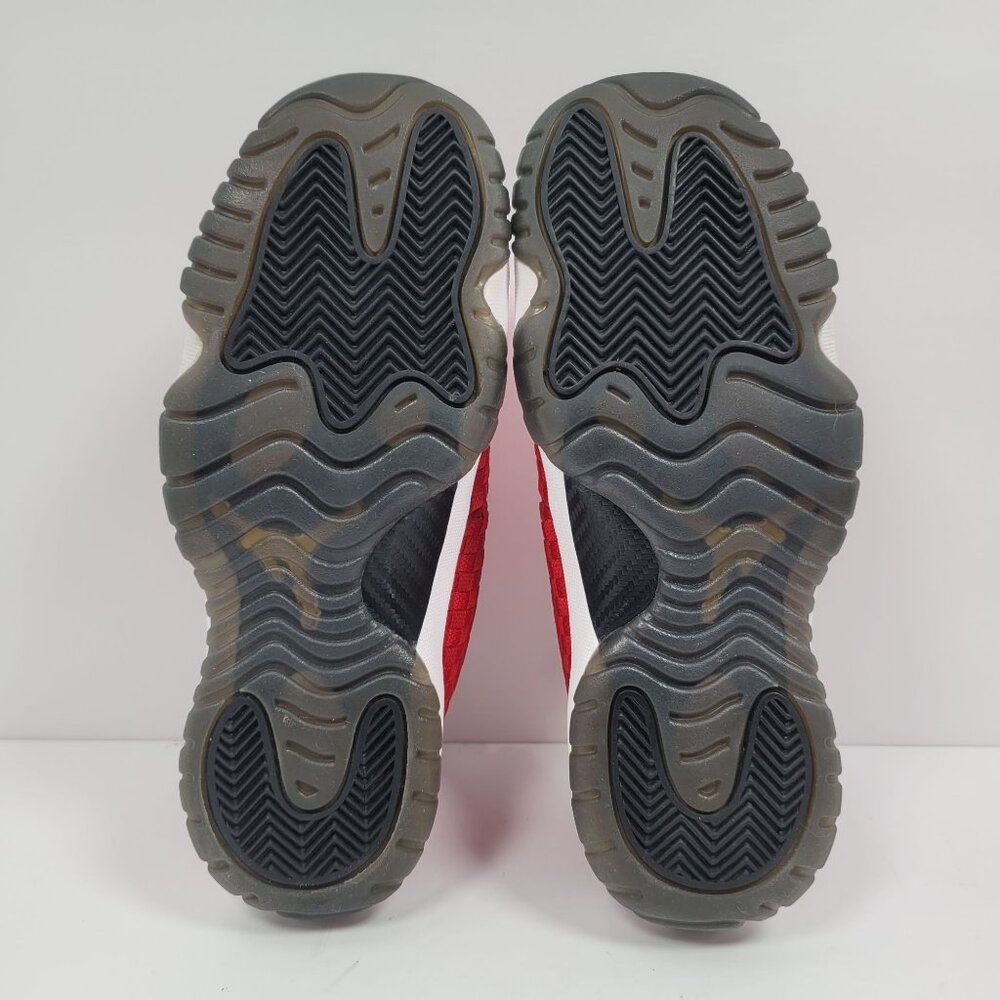 Air Jordan Future Low Youth Red White Sneakers 724813-600 US Size 7Y - Picture 7 of 8